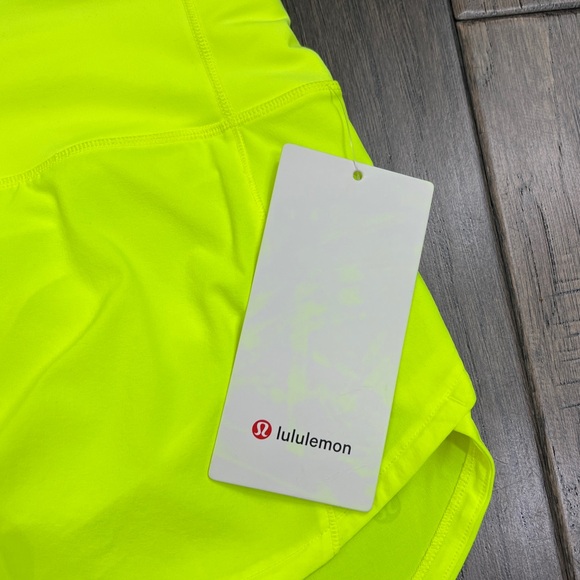 Lululemon NWT Speed Up Mid-Rise Short 4" Highlight Yellow - Picture 5 of 9